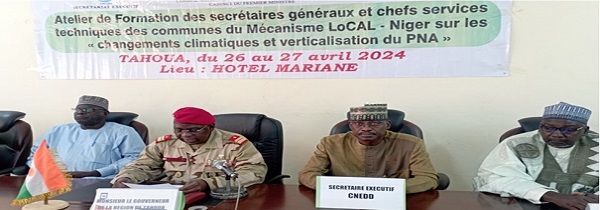 Dans le cadre du Mécanisme LoCAL-Niger, le Secrétariat Exécutif du CNEDD organise des ateliers régionaux (Zinder & Tahoua) de formation des secrétaires généraux et chefs services techniques des communes d’intervention du Mécanisme LoCAL-Niger, sur « les changements climatiques et verticalisation du PNA »